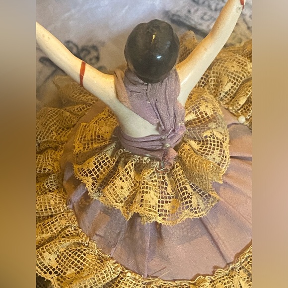 ON SALE 🤩 Vintage Porcelain Half Doll Pin Cushion - Picture 5 of 10